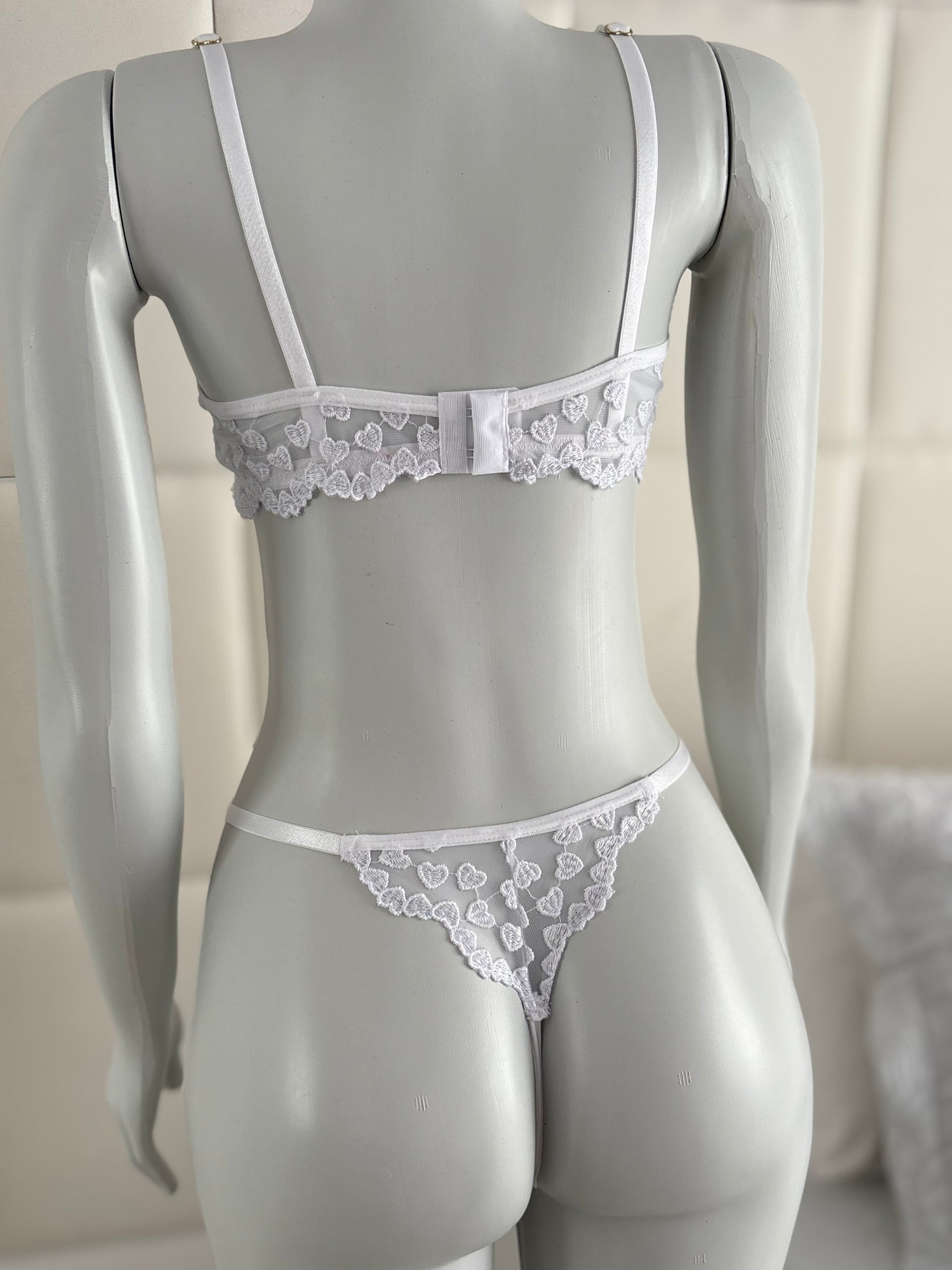 CONJUNTO EM TULE BRANCO