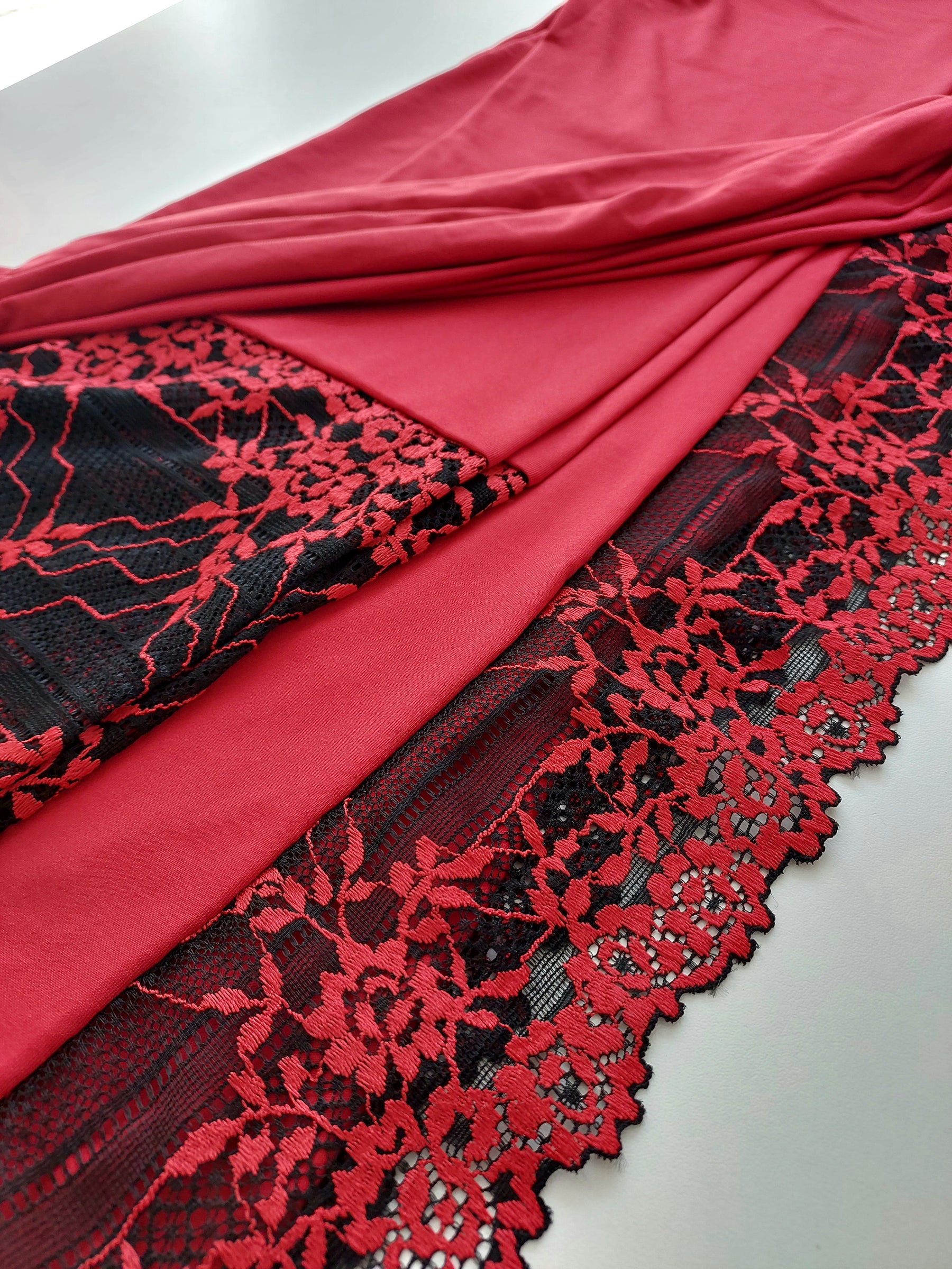 ROBE LUXO VERMELHO/PRETO