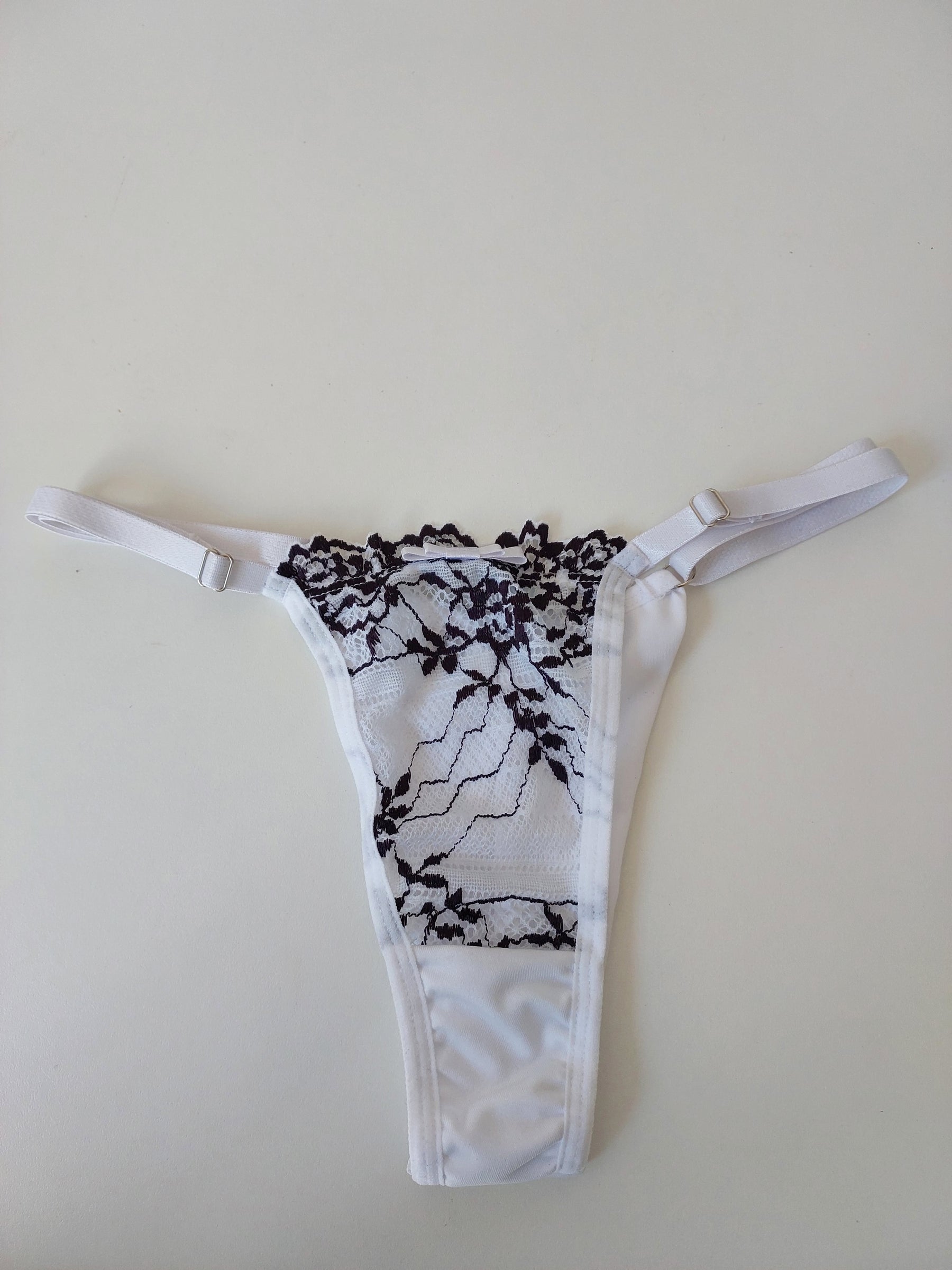 CALCINHA FIO DE REGULAGEM BRANCO/PRETO