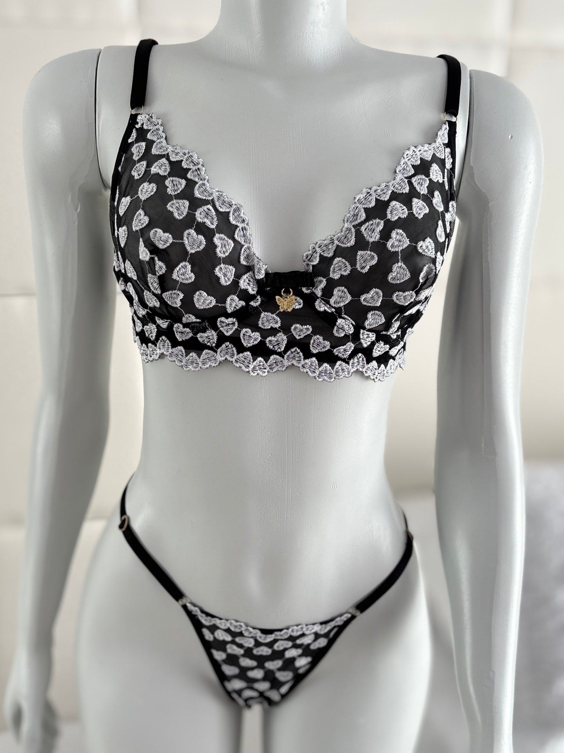 CONJUNTO EM TULE PRETO/BRANCO