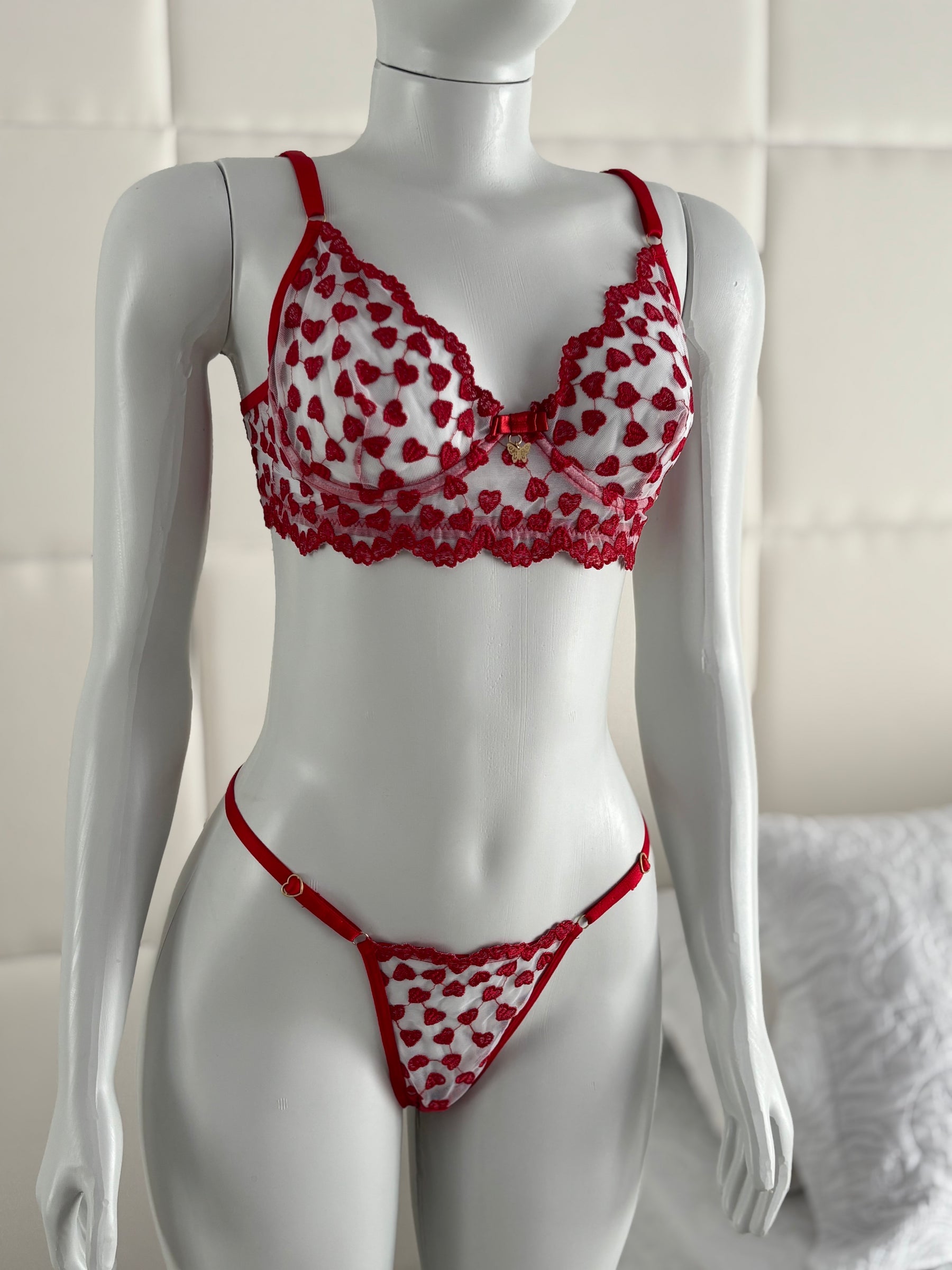 CONJUNTO EM TULE VERMELHO