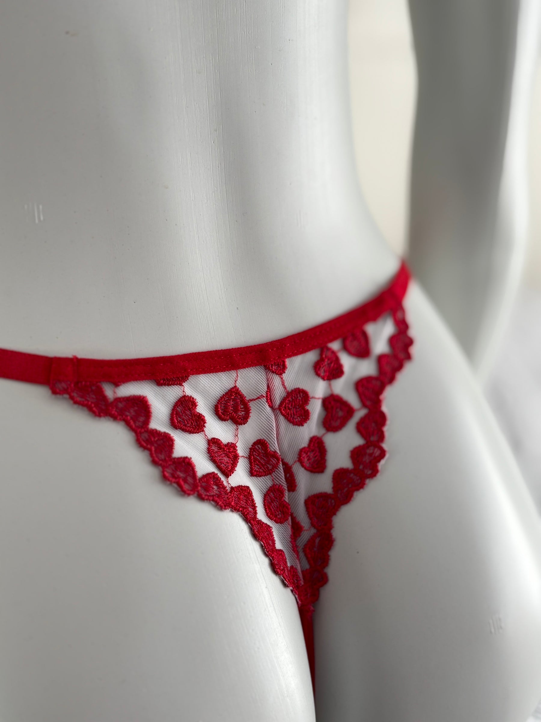 CONJUNTO EM TULE VERMELHO