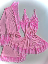 CONJUNTO ROBE CAMISOLA E CALCINHA ROSA/BRANCO