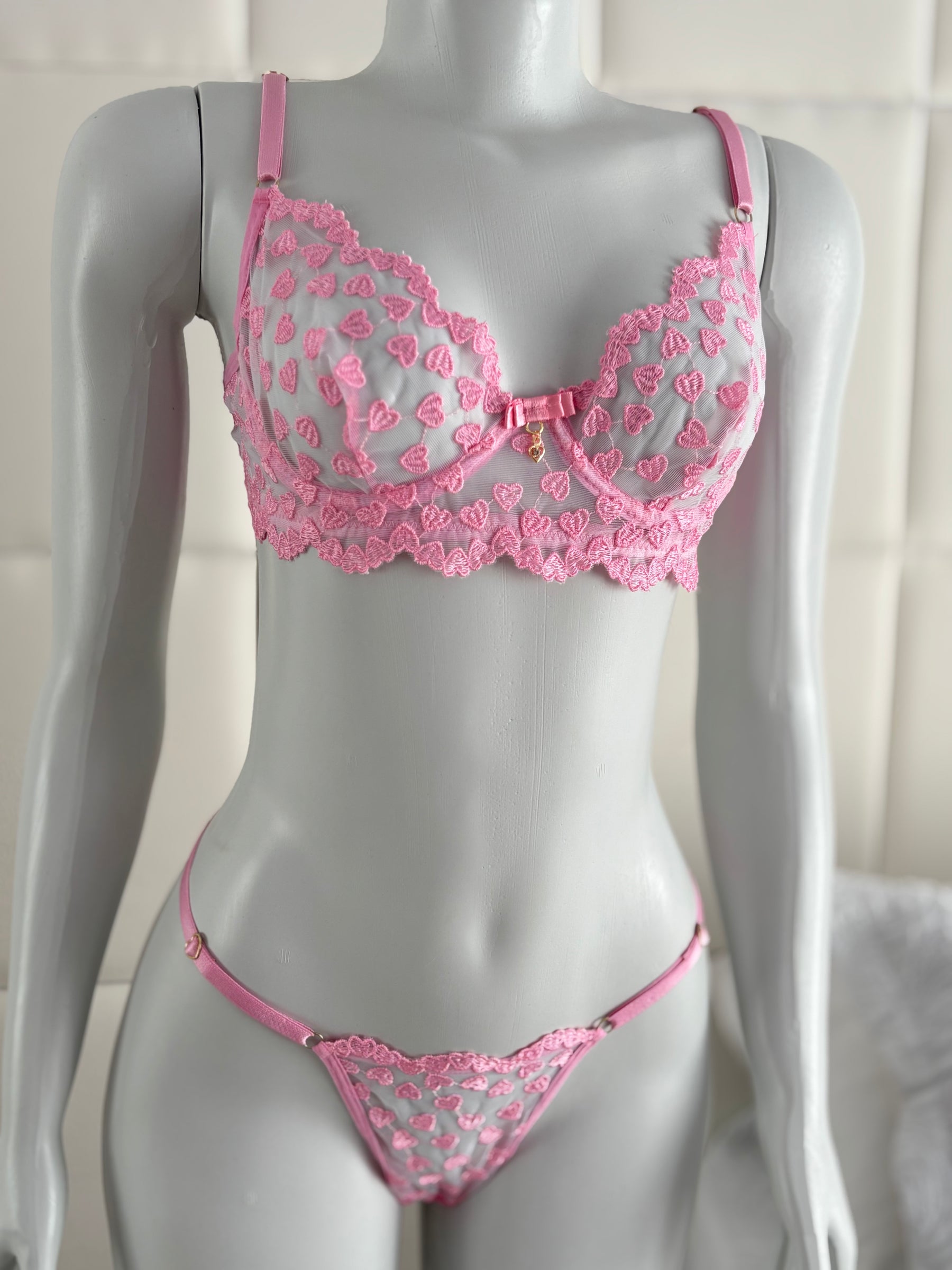 CONJUNTO EM TULE ROSA CHICLETE