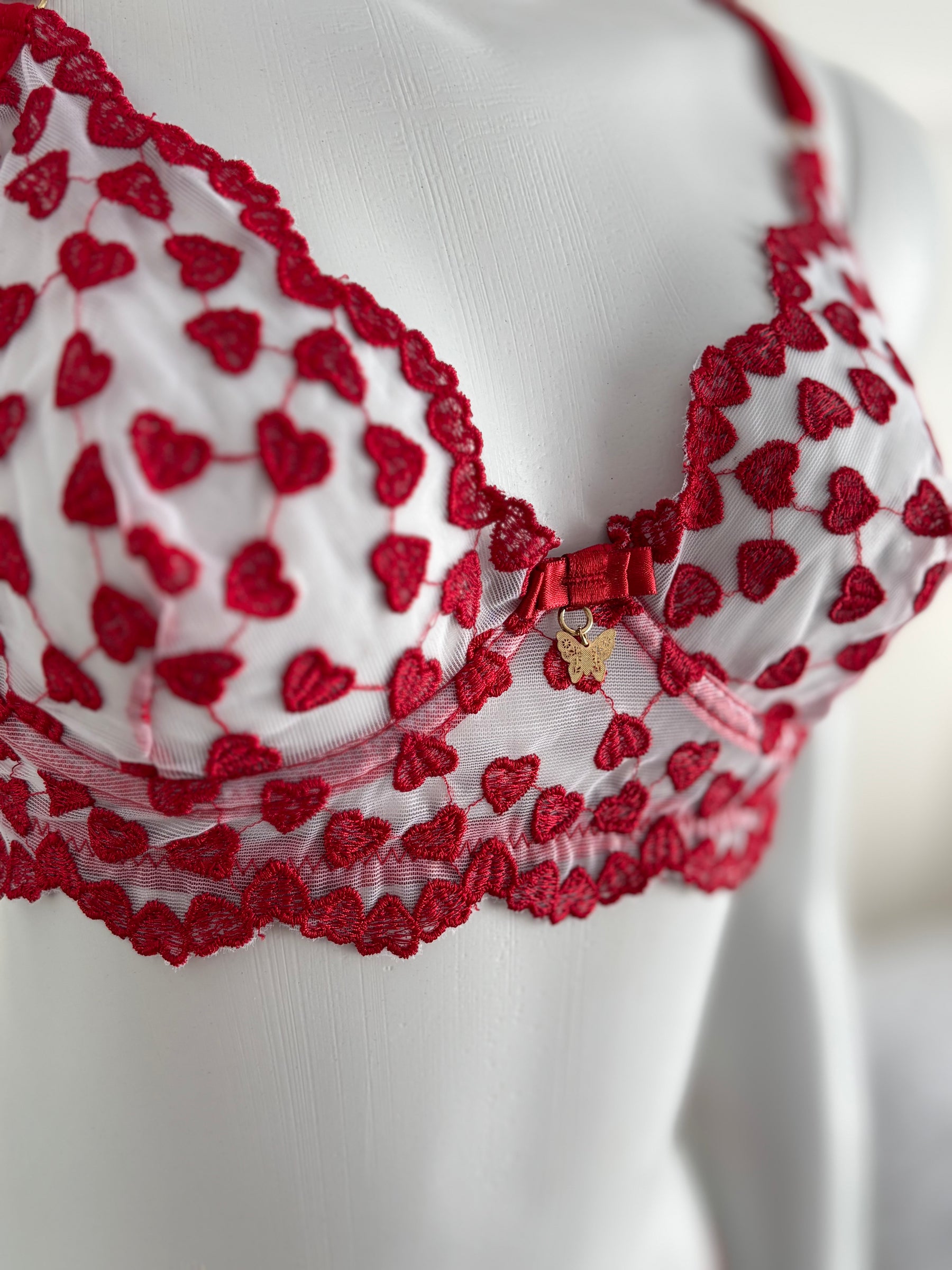 CONJUNTO EM TULE VERMELHO