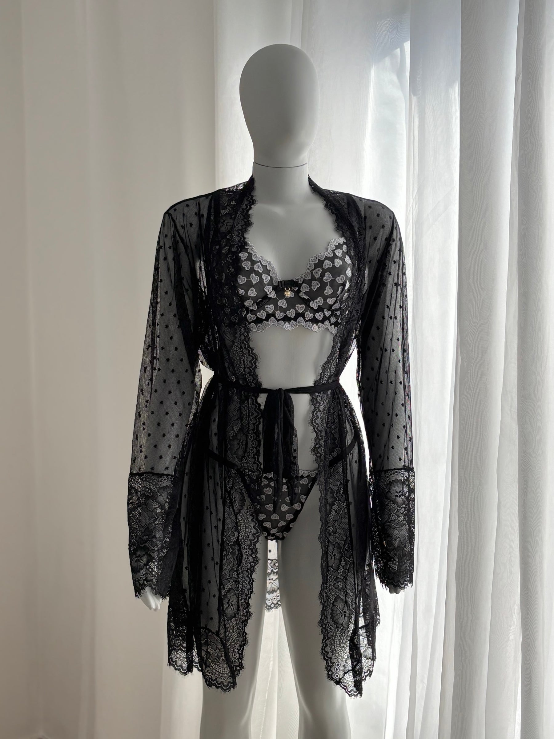 CONJUNTO LOVE ROBE E LINGERIE PRETO