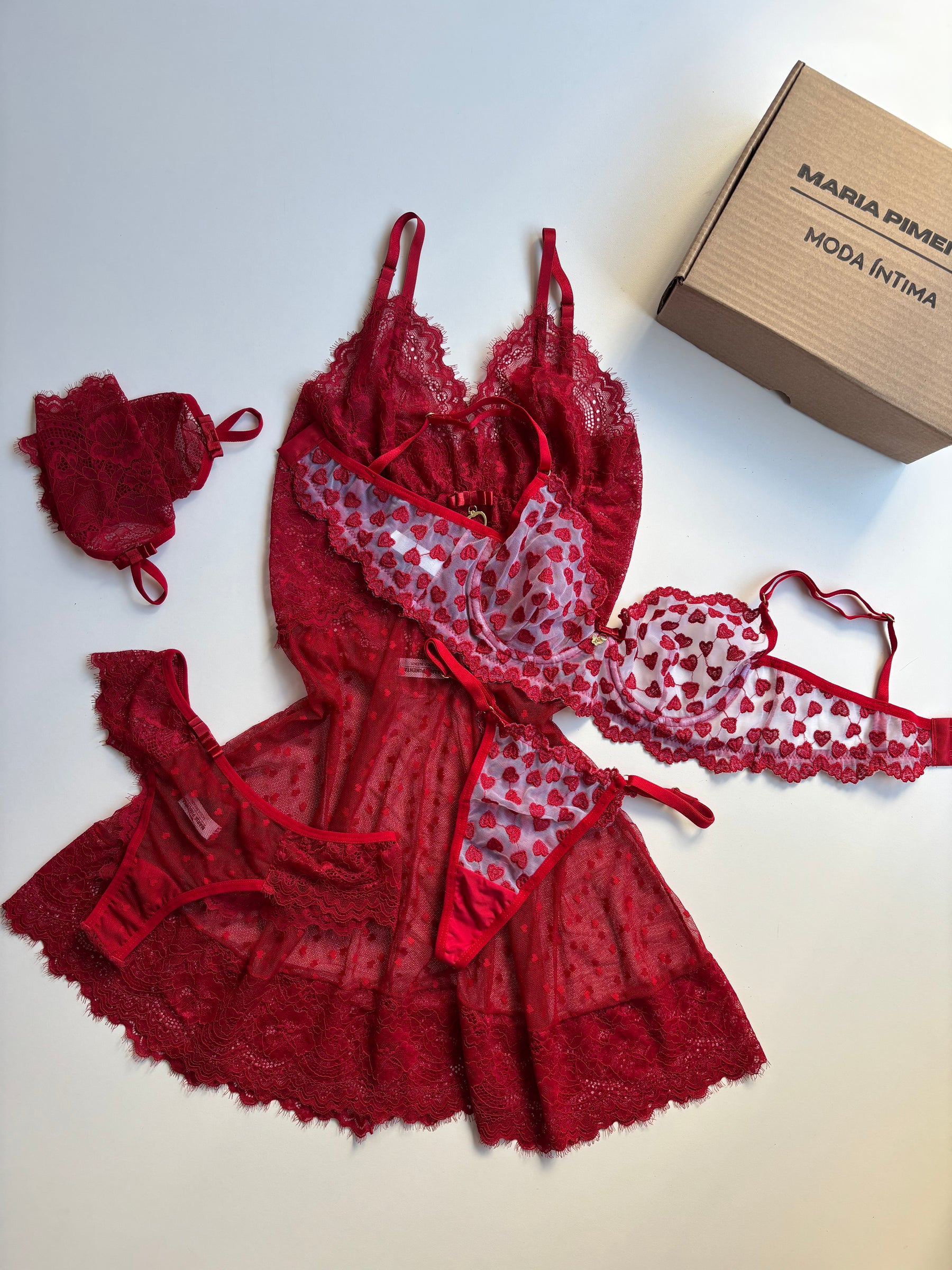 CONJUNTO LOVE CAMISOLA E LINGERIE VERMELHO