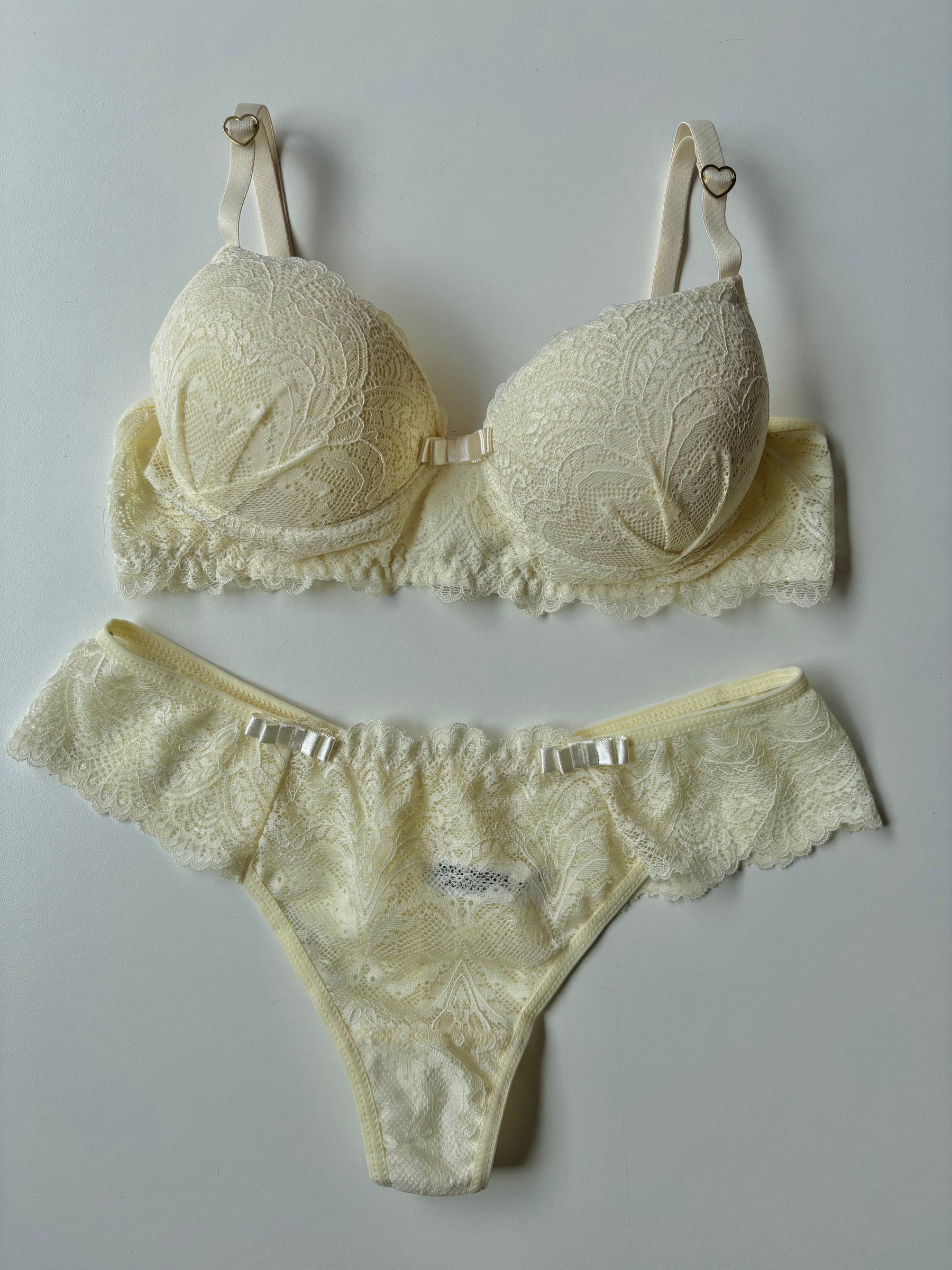 CONJUNTO DE LINGERIE MARFIM