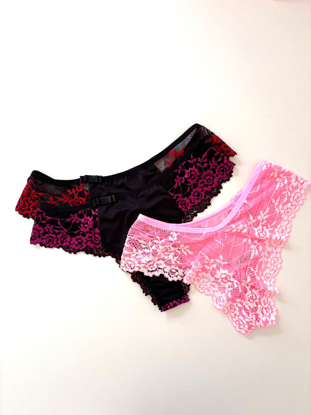 KIT COM 3 CALCINHAS RENDADAS