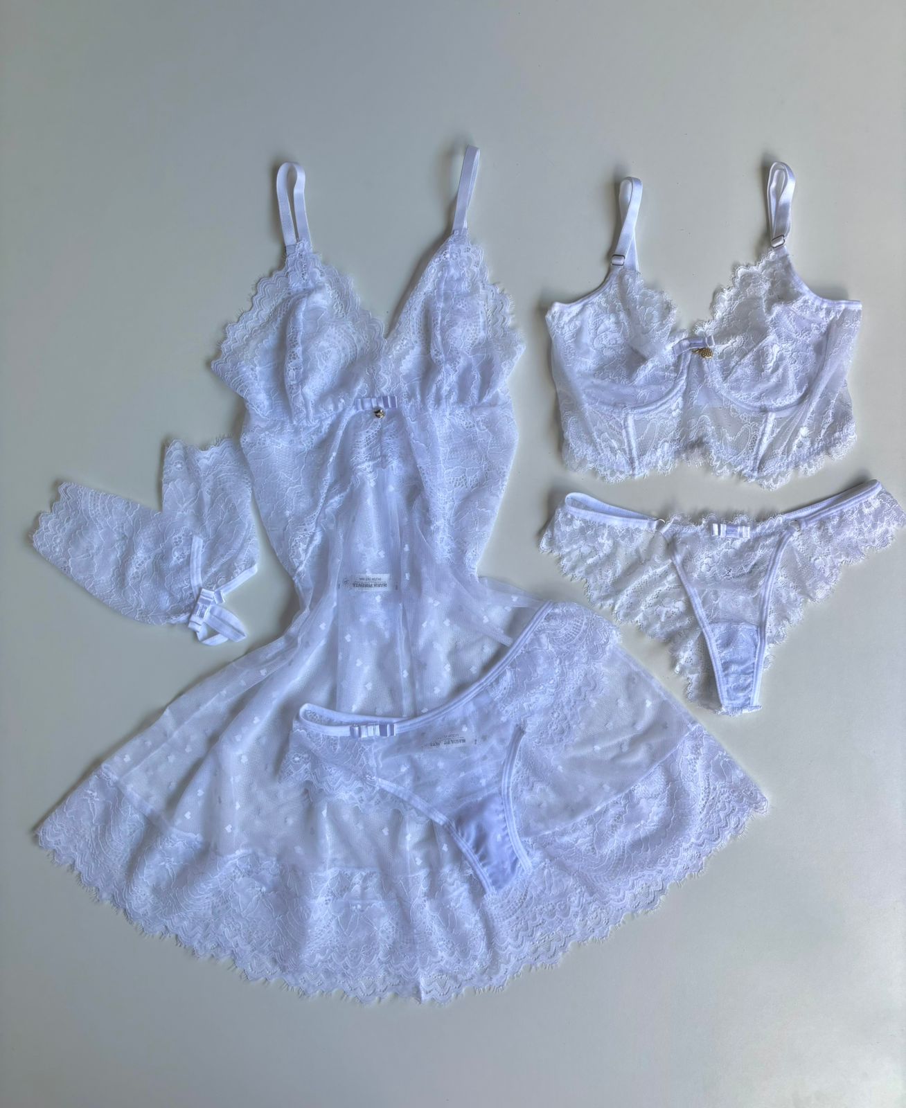 CAMISOLA EM TULE E CONJUNTO PAIXÃO BRANCO