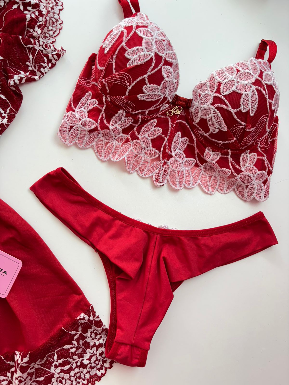 CAMISOLA E CONJUNTO DE LINGERIE CROPED VERMELHO/BRANCO