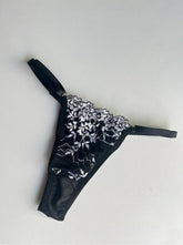 CALCINHA FIO DE REGULAGEM PRETA/BRANCO