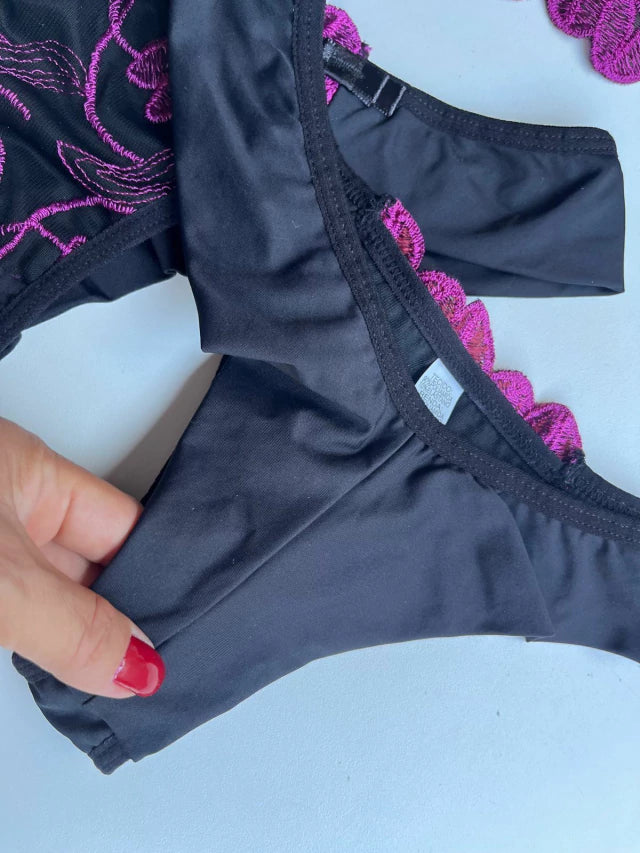 COMBO CAMISOLA E CONJUNTO DE LINGERIE