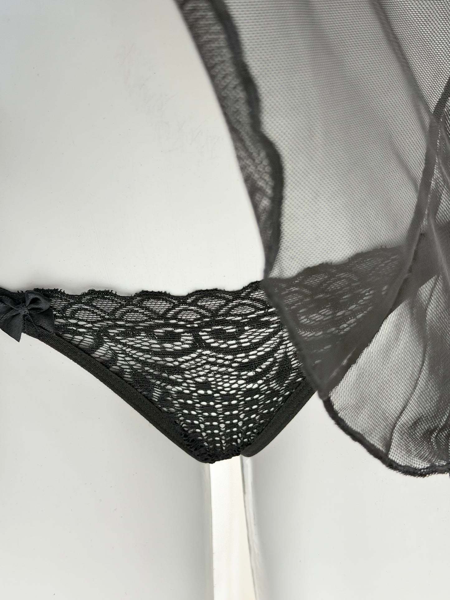 CAMISOLA EM TULE LOVERS PRETO