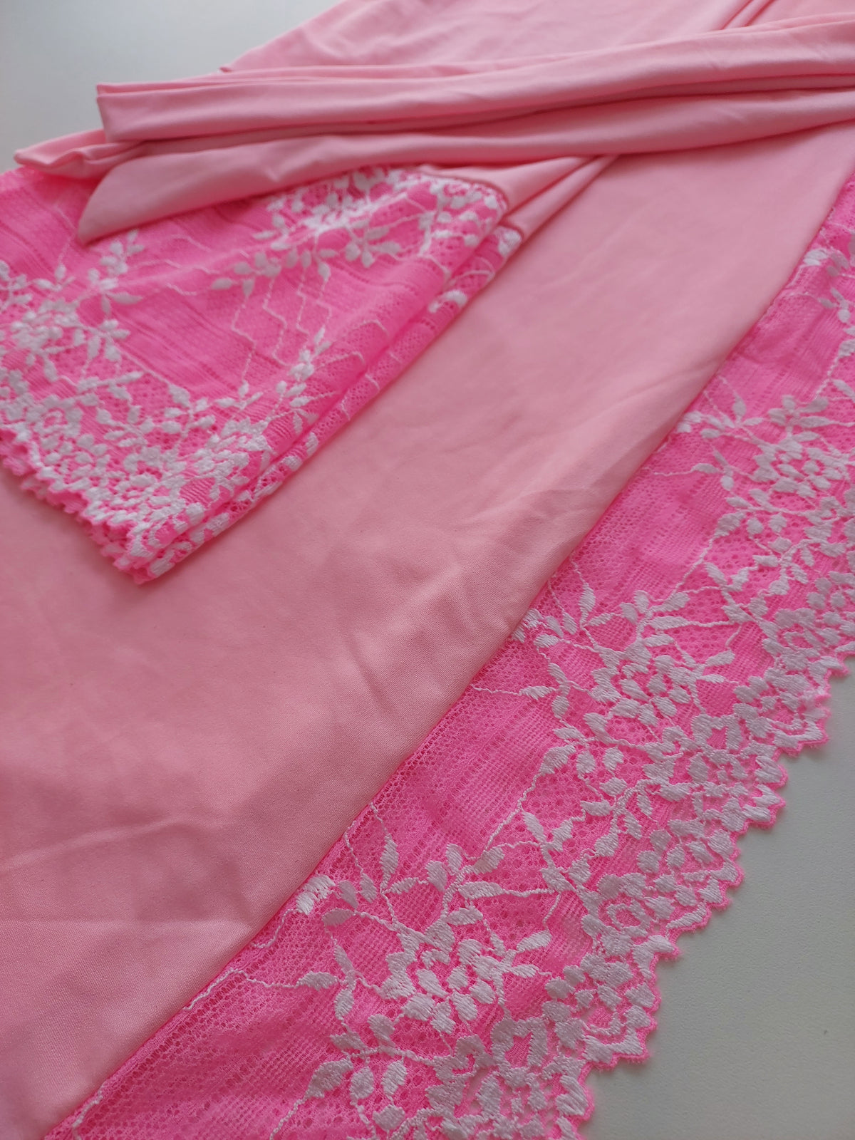 ROBE LUXO ROSA/BRANCO