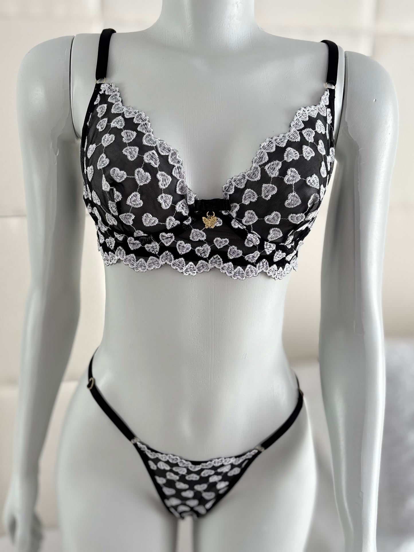 CONJUNTO EM TULE PRETO/BRANCO