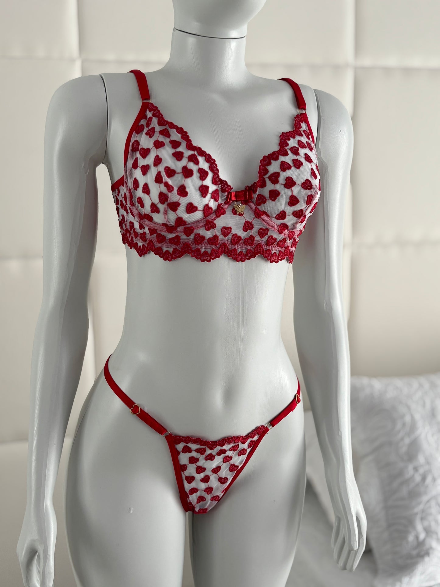 CONJUNTO EM TULE VERMELHO