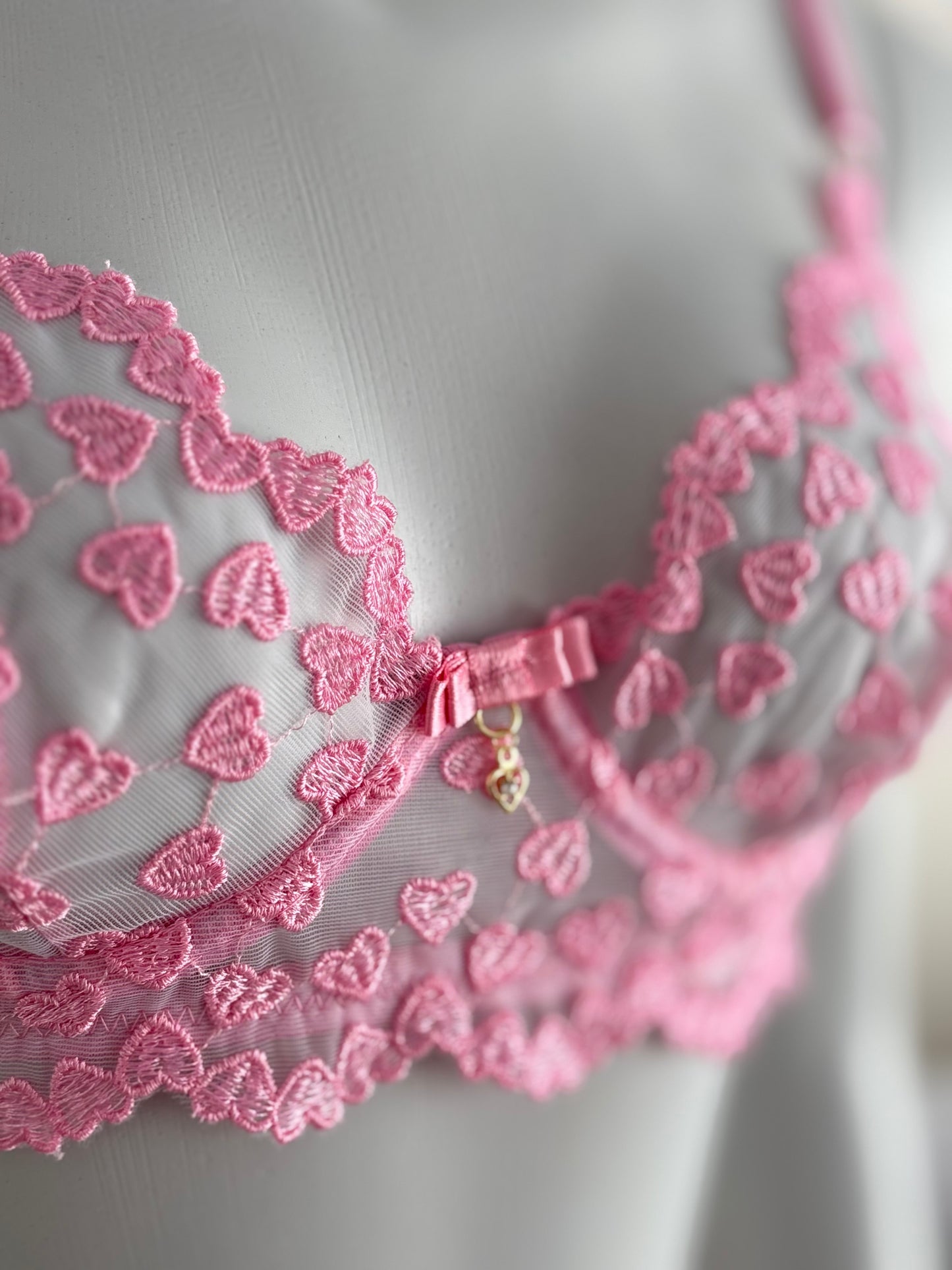 PIJAMA COM CONJUNTO DE LINGERIE ROSA