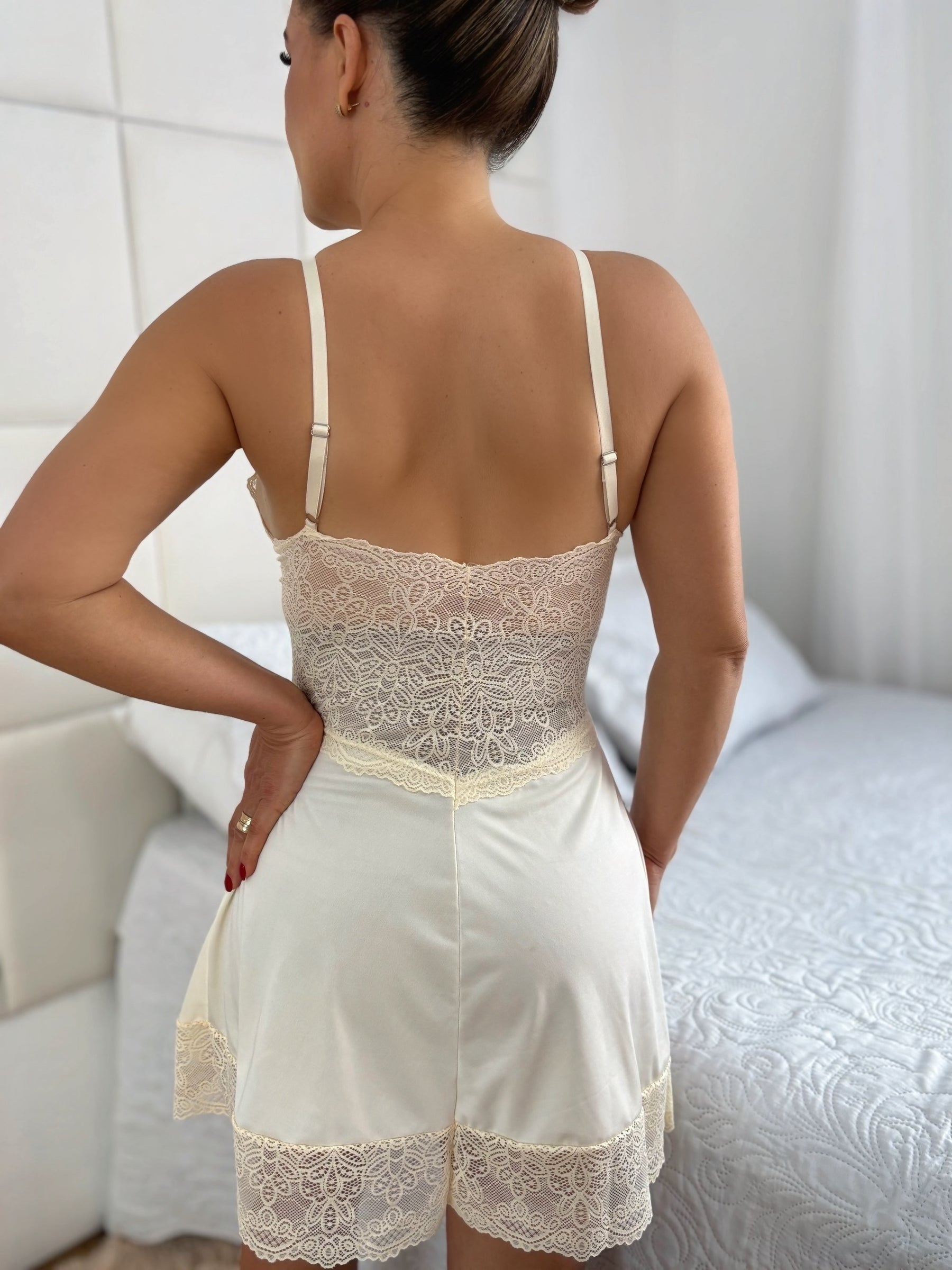 CAMISOLA COM CALCINHA MARFIM