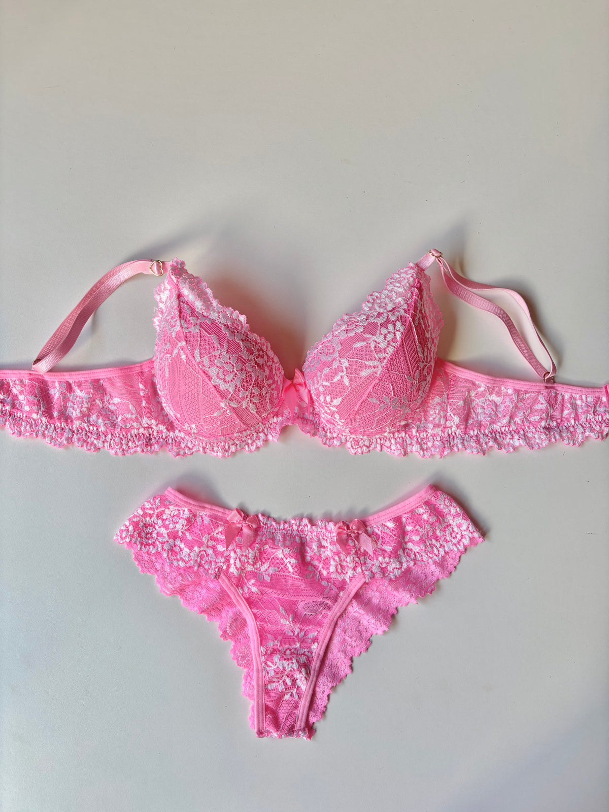 CAMISOLA LUXO E CONJUNTO DE LINGERIE ROSA/BRANCO