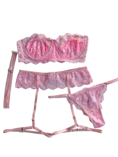 CONJUNTO JASMINE EM RENDA COM CINTA LIGA - ROSA CLARO