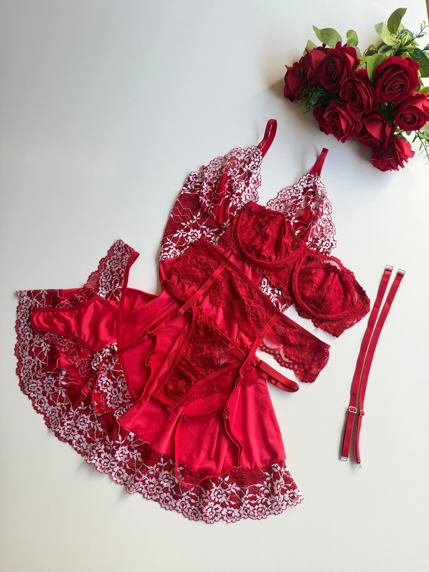 CAMISOLA VERMELHO/BRANCO E CONJUNTO DE LINGERIE JASMINE VERMELHO