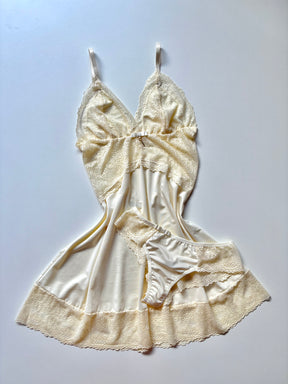 CAMISOLA COM CALCINHA MARFIM