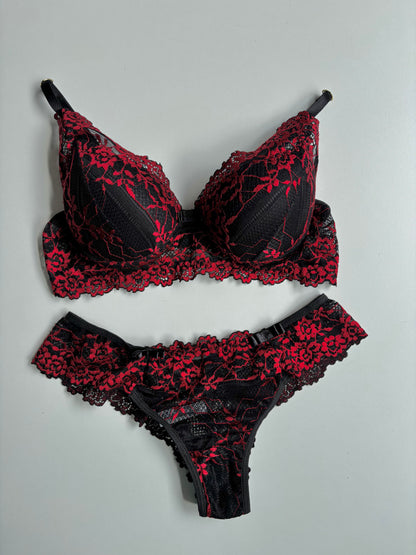 COMBO COMPLETO COM PIJAMA PRETO/VERMELHO