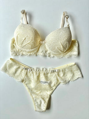 CAMISOLA, CALCINHA E CONJUNTO DE LINGERIE MARFIM
