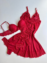 CAMISOLA VERMELHO/DOURADO E CONJUNTO DE LINGERIE VERMELHO