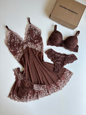 CAMISOLA, CALCINHA E CONJUNTO DE LINGERIE MARROM