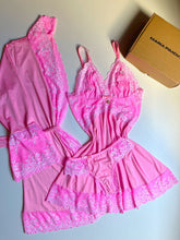 CONJUNTO ROBE CAMISOLA E CALCINHA ROSA/BRANCO